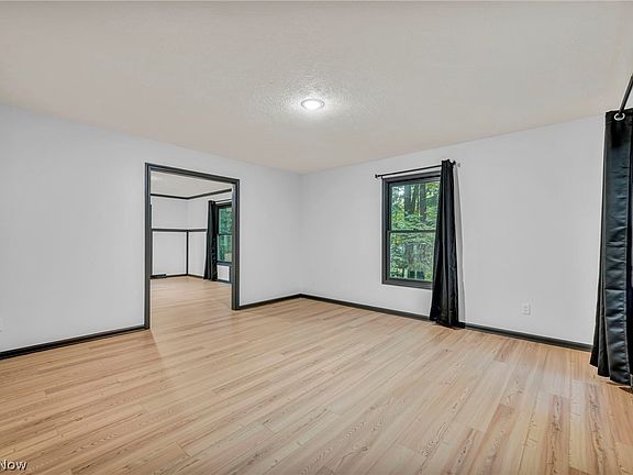 4th image of 11730 Legend Creek Dr