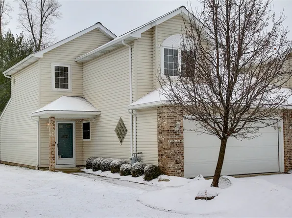 15759 Roxboro Dr #9, Middleburg Heights, OH 44130