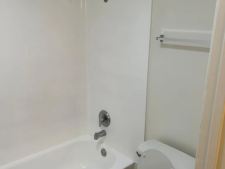 237 Streamwood — Photo 10