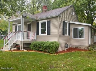 835 Willow Dr, Colon, MI 49040