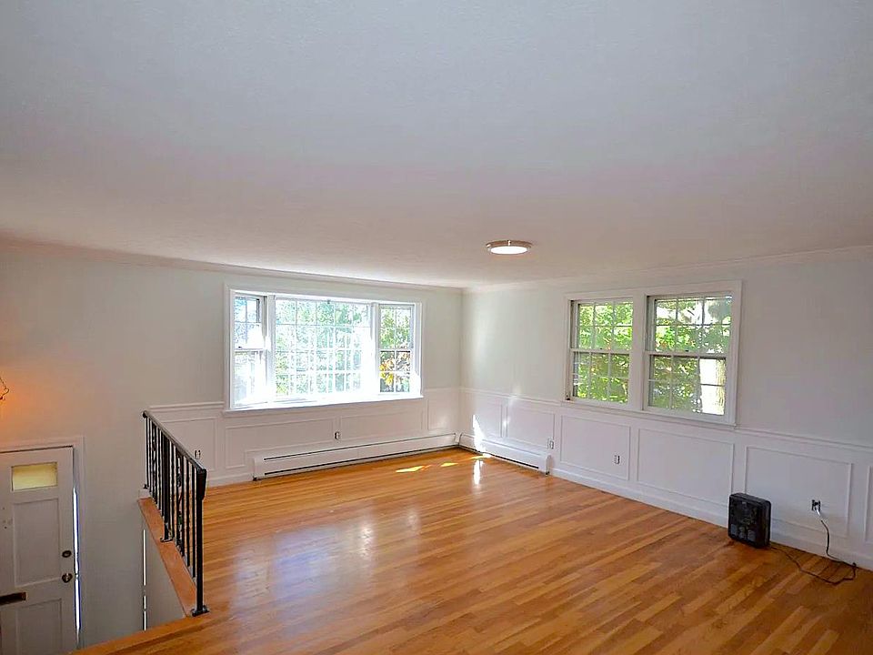 2nd image of 117 Cowing St Unit 1