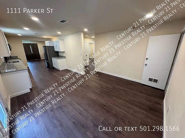 1111 Parker St — Photo 7
