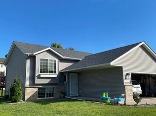 2952 Monroe Dr NW, Rochester, MN 55901
