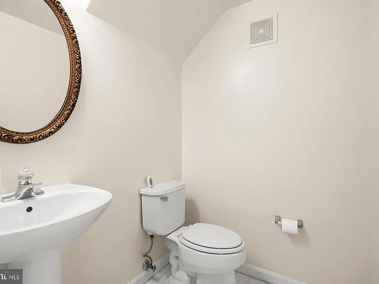 7014 Metropolitan Pl #302 — Photo 28