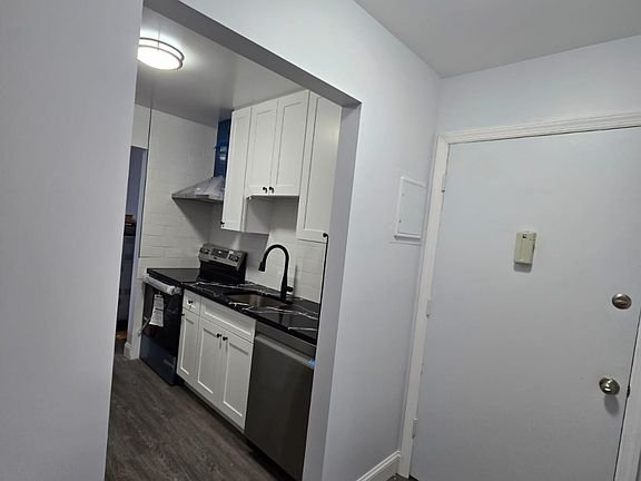 3rd image of 1 Cherry Hill Dr