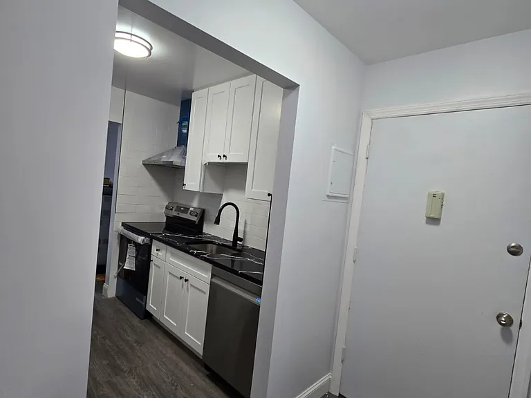 308 Cherry Hill Dr — Photo 2