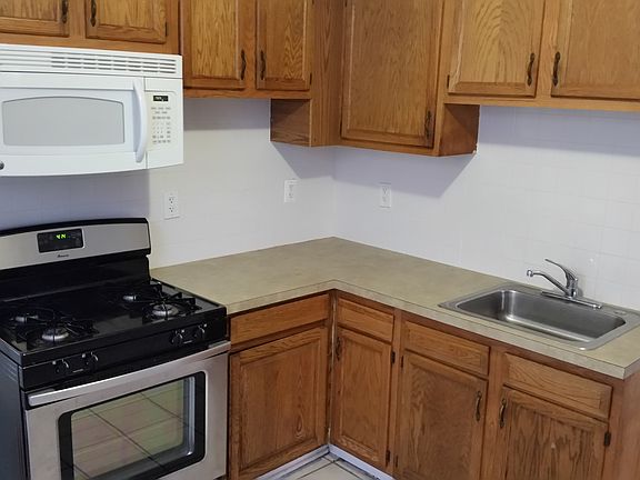 4th image of 2150 N Carlisle St #1