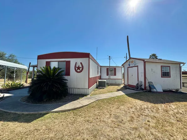 123 Breezeway Way, Zapata, TX 78076