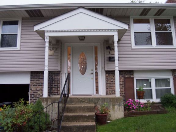 3rd image of 259 E Wrightwood Ave