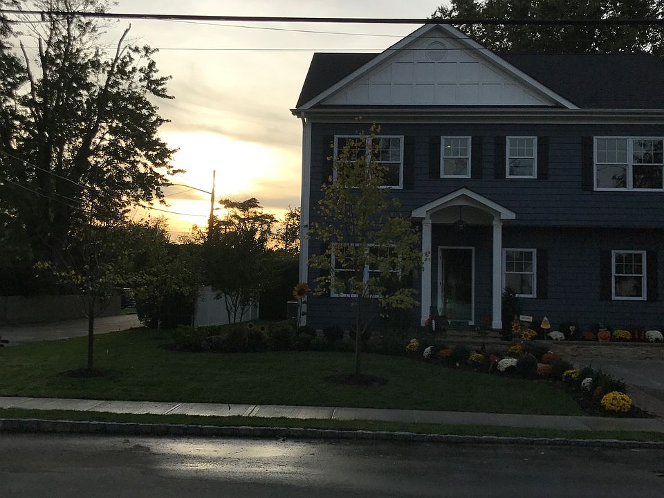 1st image of 320 Center Bay Dr