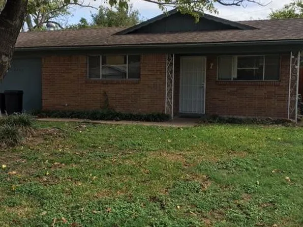 4765 Marshall St, Forest Hill, TX 76119