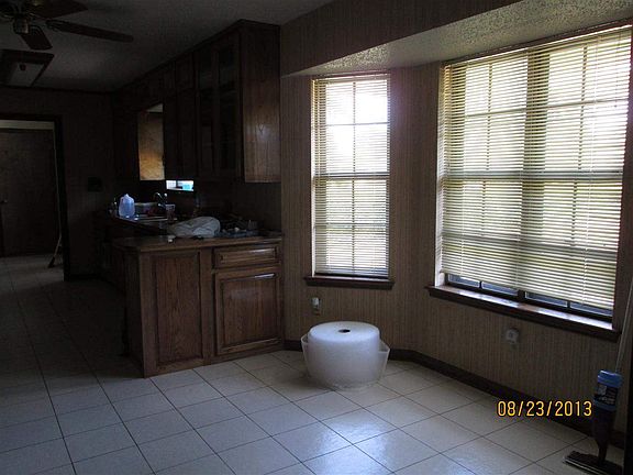 2nd image of 1305 N Fm 2148