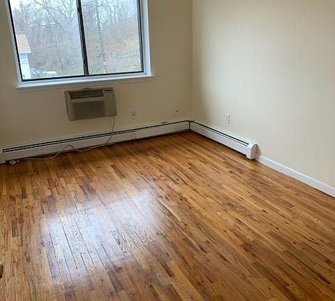2nd image of 15518 79th St APT 2R