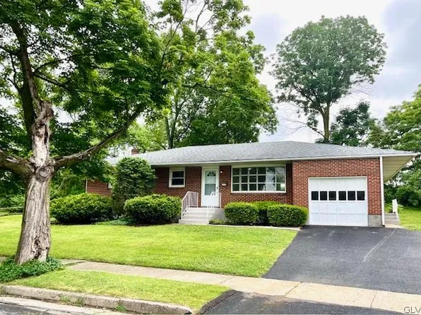 1852 Levering Pl, Bethlehem, PA 18017