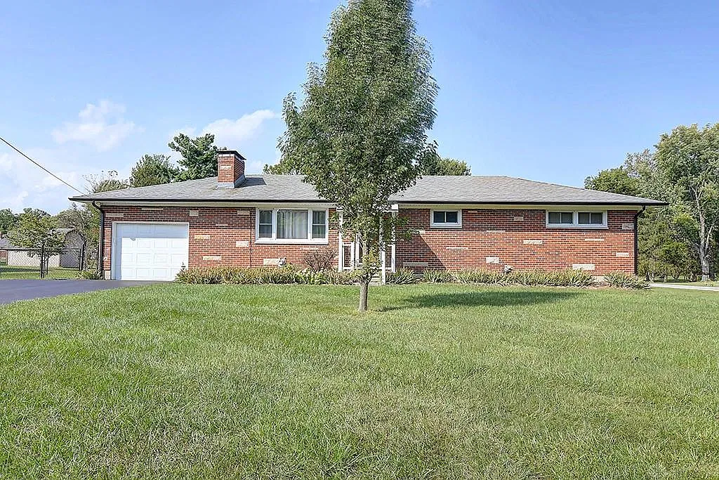 3 bed, 2.0 bath, 1200 sqft, $1,695 — Photo 1