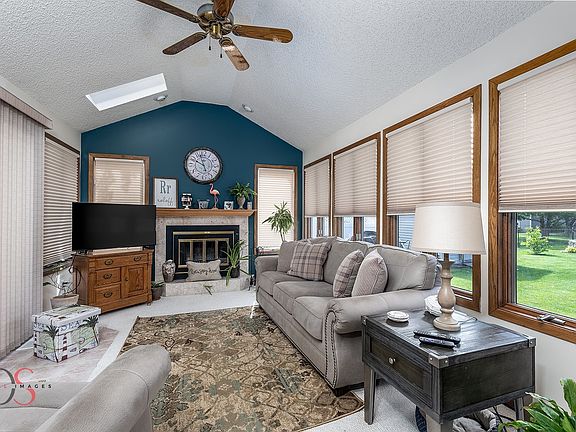 2nd image of 2610 Cherie Ln