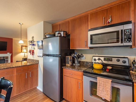 3rd image of 5822 N 35th St Unit D16