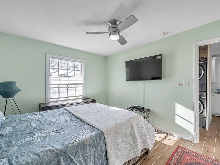 4728 Beach Dr SE #A — Photo 9