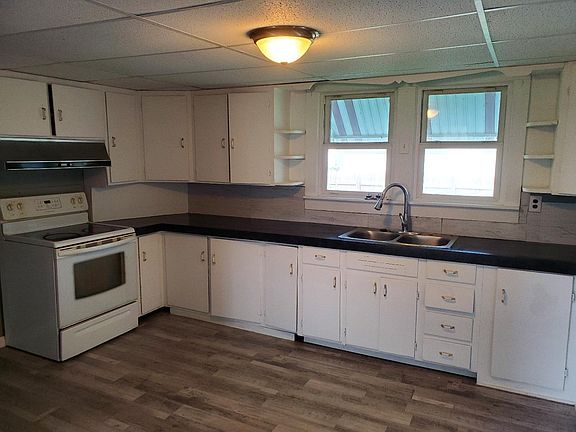 2nd image of 446 Poplar St
