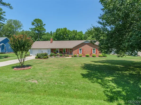 585 Schuyler Dr, Rock Hill, SC 29730