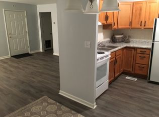 718 Village Ln APT 14, Newburgh, IN 47630