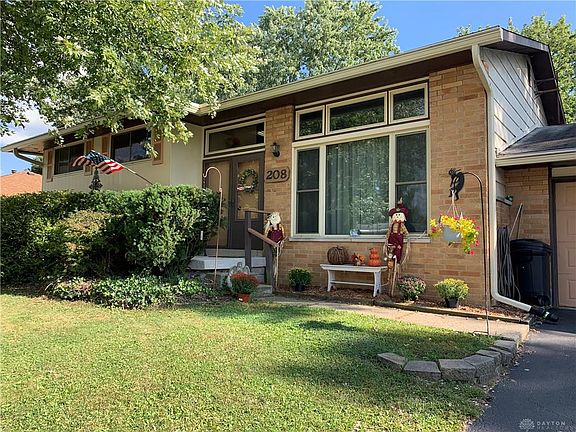 2nd image of 208 Katy Ln