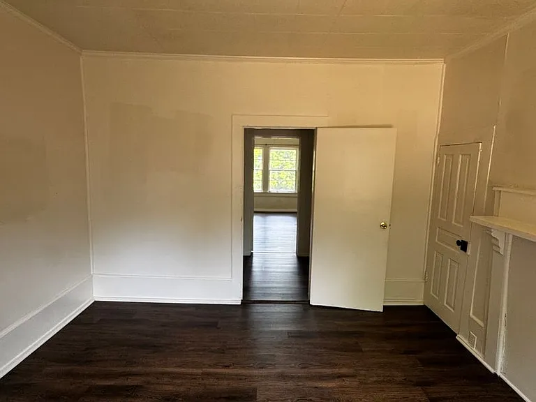 833 Kings Rd — Photo 23