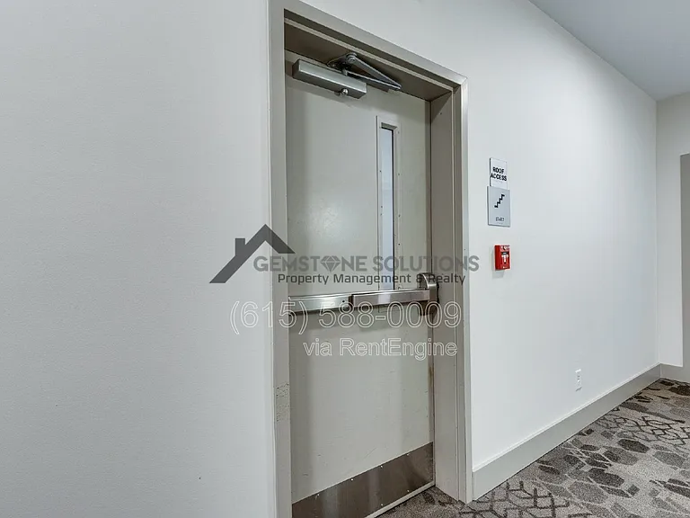 1041 E Trinity Ln #218 — Photo 23
