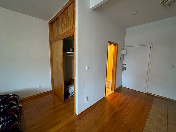 2nd image of 43 Saint Marks Pl APT 6D