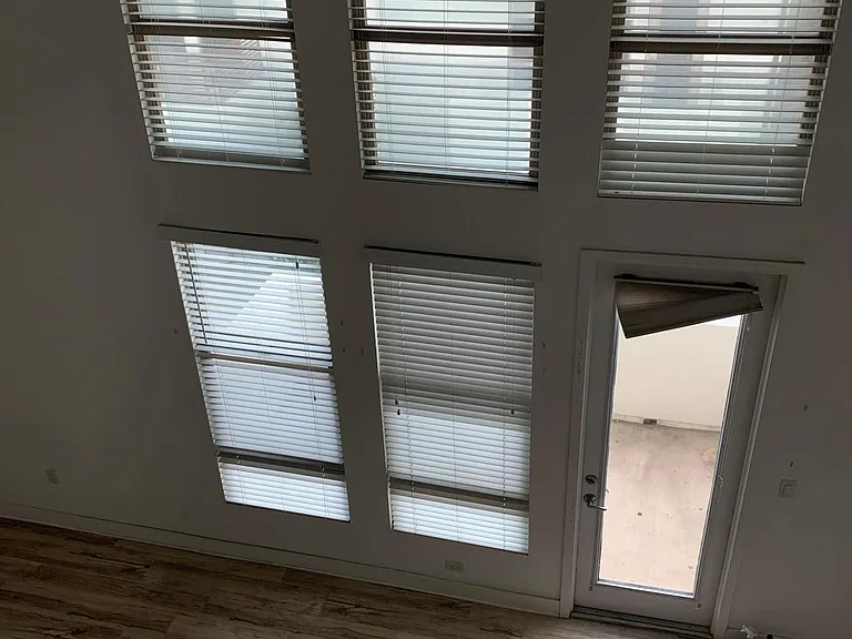 534 S Brea Blvd — Photo 20