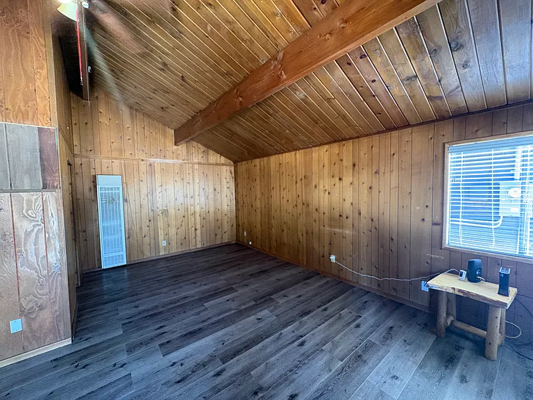 2112 4th Ln — Photo 3