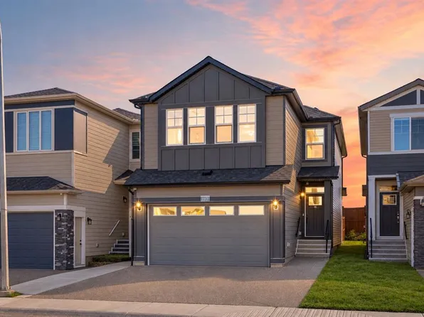 192 W Cornerbrook Rd NE, Calgary, AB T3N 2L2