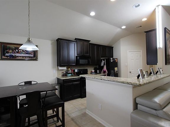 2nd image of 10523 Pleasant Villas Ln