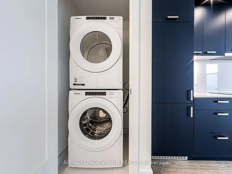 858 Dupont St #401 — Photo 7