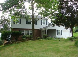 3016 Appledale Rd, Audubon, PA 19403