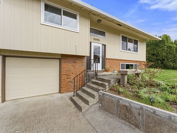 4th image of 2095 NW 3rd St