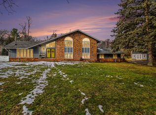 5060 Glenway Dr, Brighton, MI 48116