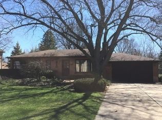 2049 Walnut Cir, Northbrook, IL 60062