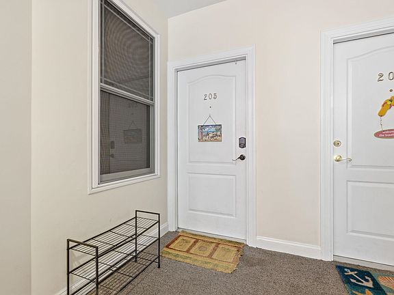 4th image of 408 E Myrtle Rd Unit 205