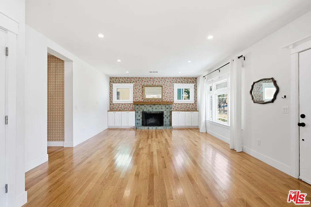 4 bed, 2.0 bath, 1724 sqft, $6,995 — Photo 4