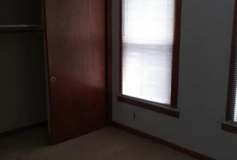 207 Lee Ave — Photo 6
