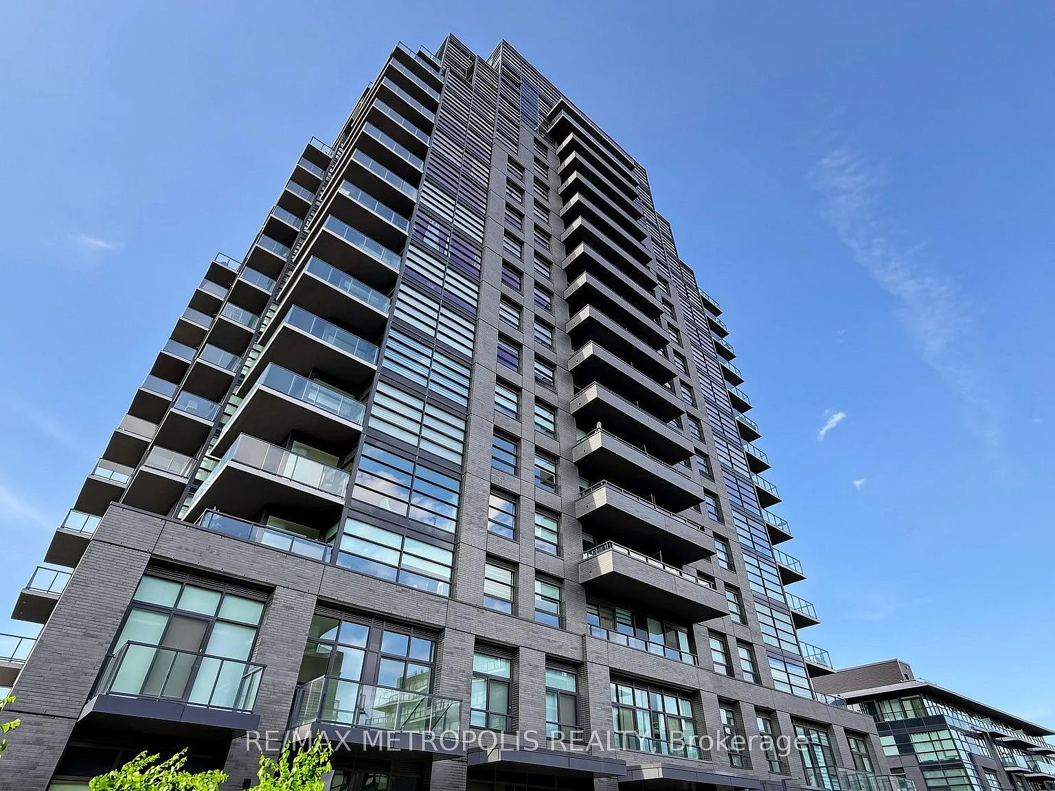3 bed, $2,900 — Photo 2