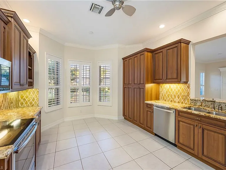 5025 Maxwell Cir #2 — Photo 8