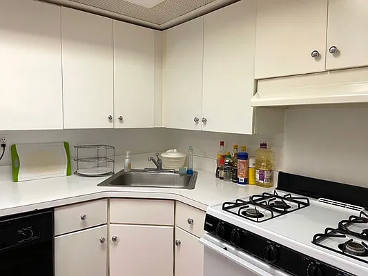 Rented by 18 REALTY | media 4