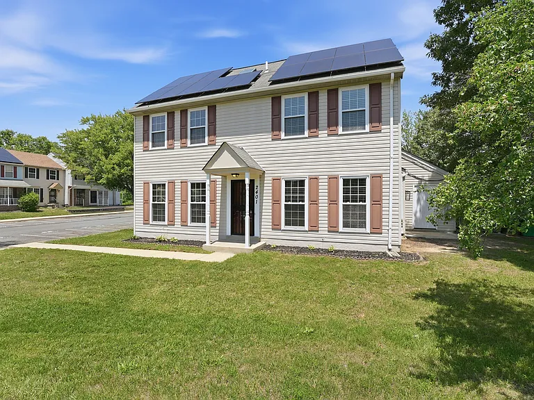 2401 W Rosecroft Village Cir — Photo 2