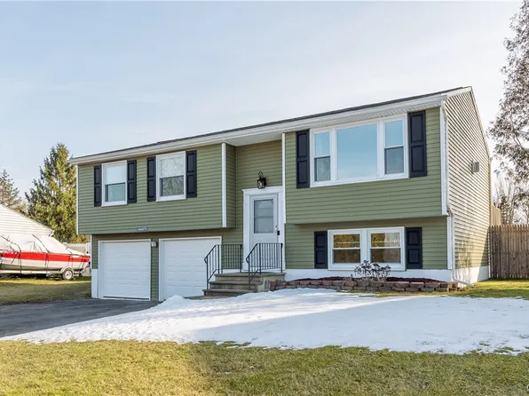 9457 Madison Ave, Brewerton, NY 13029