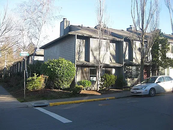 2 bed, 1.5 bath, 1100 sqft, $1,800 — Photo 1