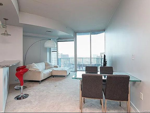 Living room & breakfast area