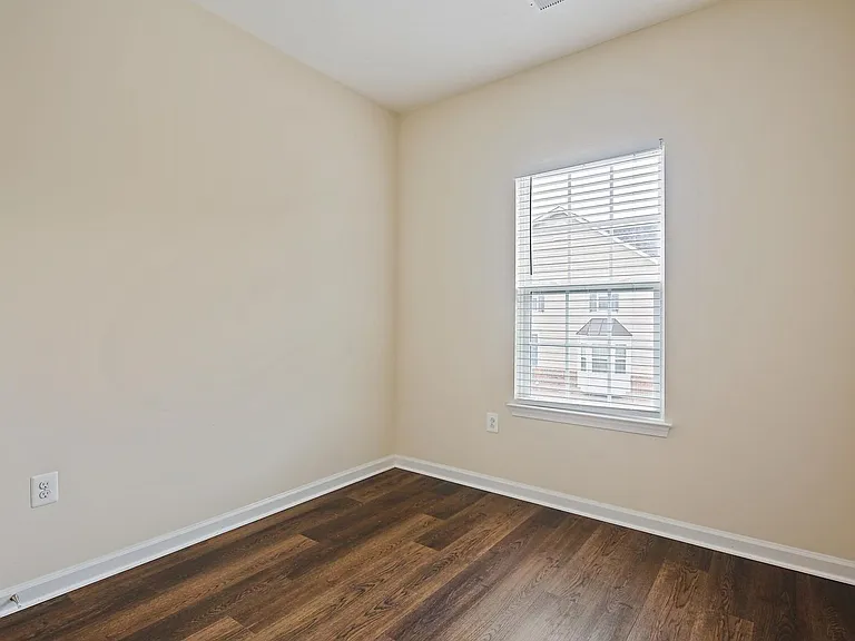 11675 Emerald Green Dr — Photo 23