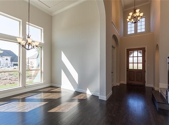 4th image of 3504 Sutton Dr